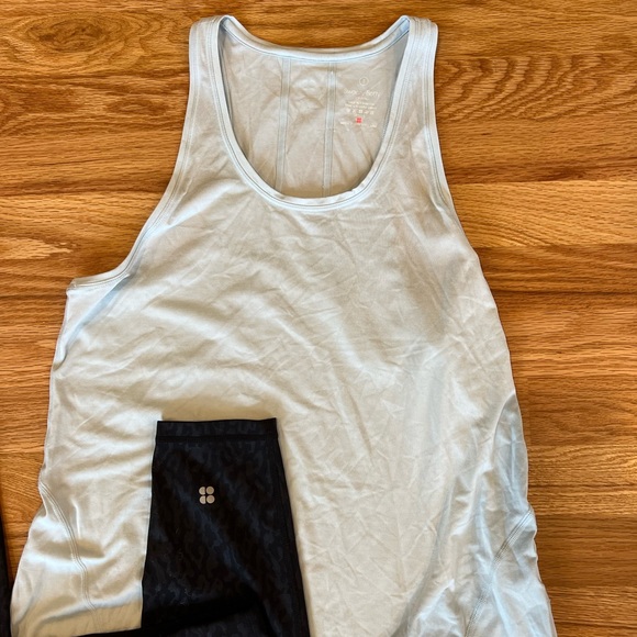 Sweaty Betty workout set (size S tank size M leggings) - Picture 3 of 3